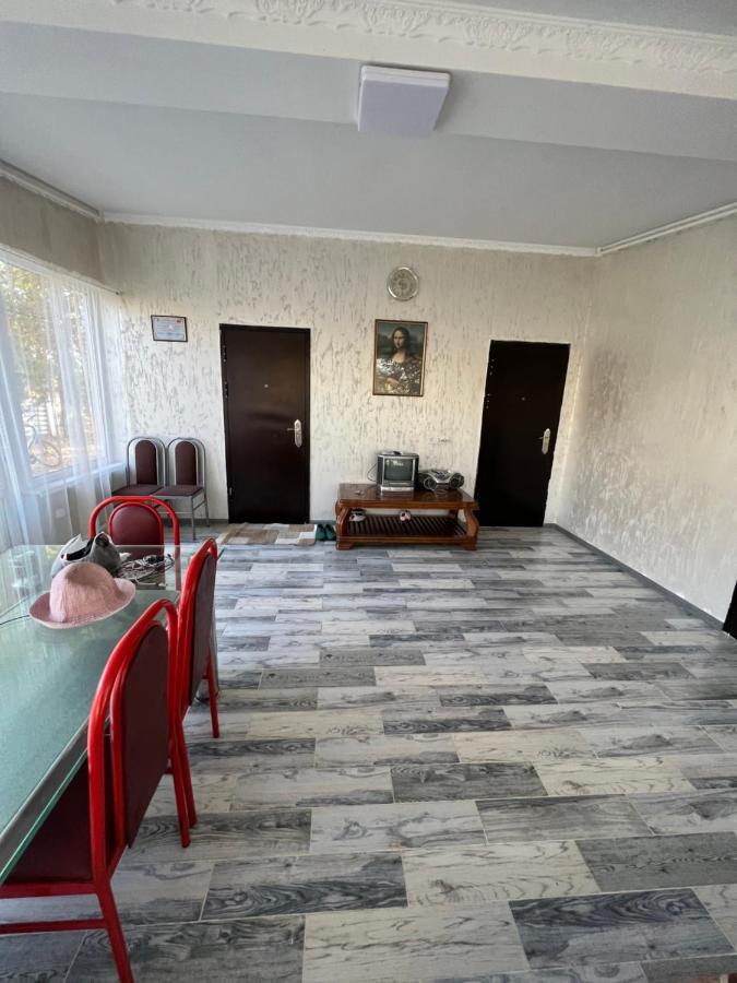 Чистые Пруды Bishkek Exterior photo